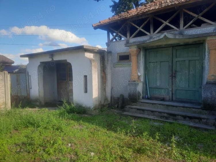 Vand casa in comuna Orlesti - 7