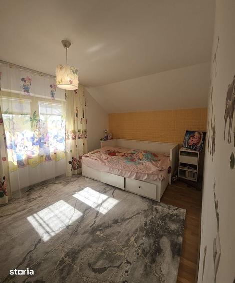 Casă cu 4 camere cu Teren 700 Mp în Cihei