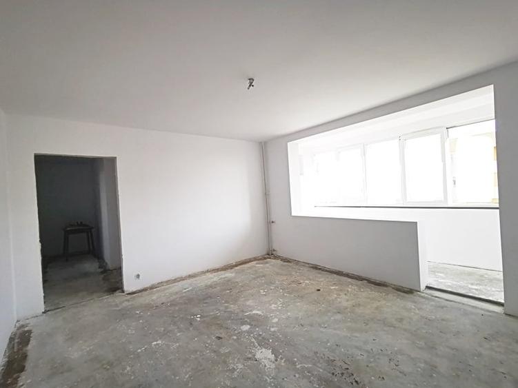 Vanzare 3 cam Obor, Masina de Paine, proaspat zugravit, loc parcare - 1