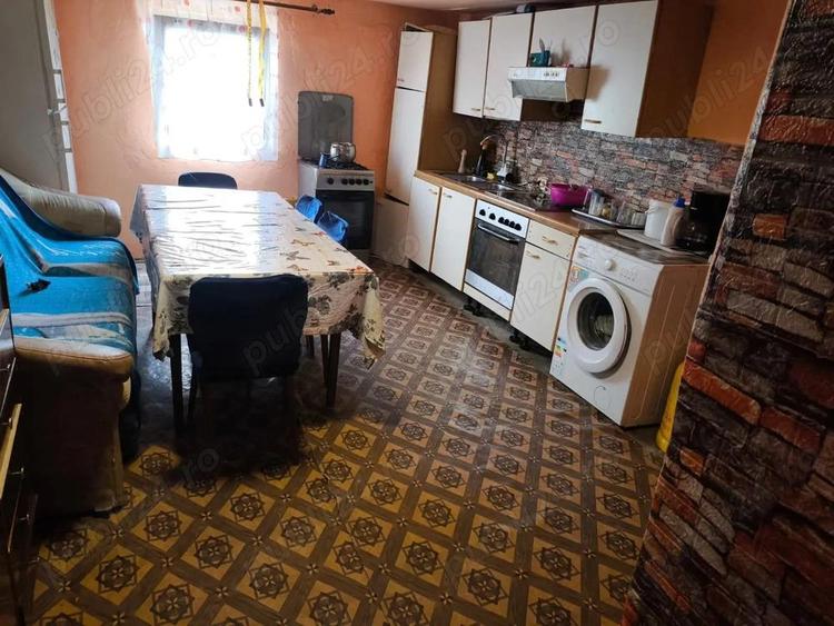 Casa de vanzare la Valcani - 2