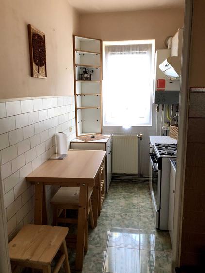 Apartament cu 3 camere semidecomandat în Central
