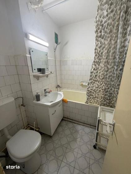 Apartament cu 3 camere semidecomandat în Brazda lui Novac