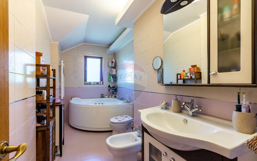 Casa / Vila de vanzare in Corbeanca, str. Laguna albast... - 2