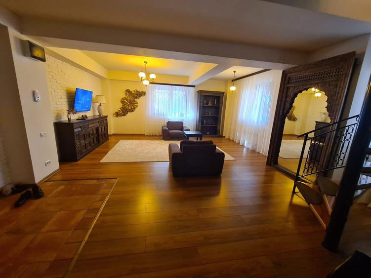 Duplex de lux în centrul stațiunii Mamaia – Eleganță la malul mării 270000 € - 3