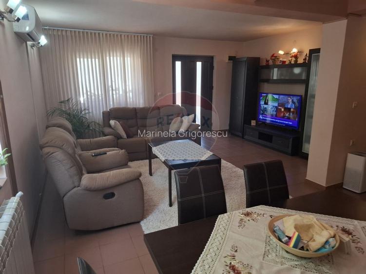 Casa / Vila cu 5 camere de vanzare in zona Brestei