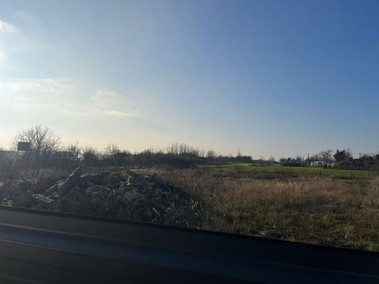 Spatiu comercial+ teren intravilan - 3