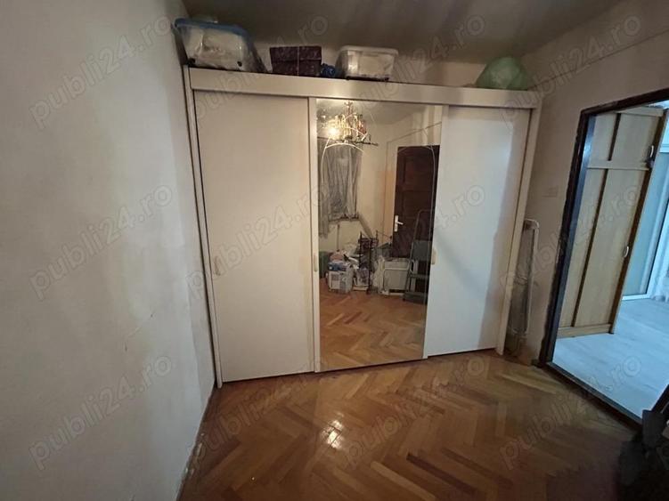 Vand apart.3 cam.ultracentr.,B-dul V.Milea,langa Tribunal,st.68 mp.bloc caramida,et.3 - 1