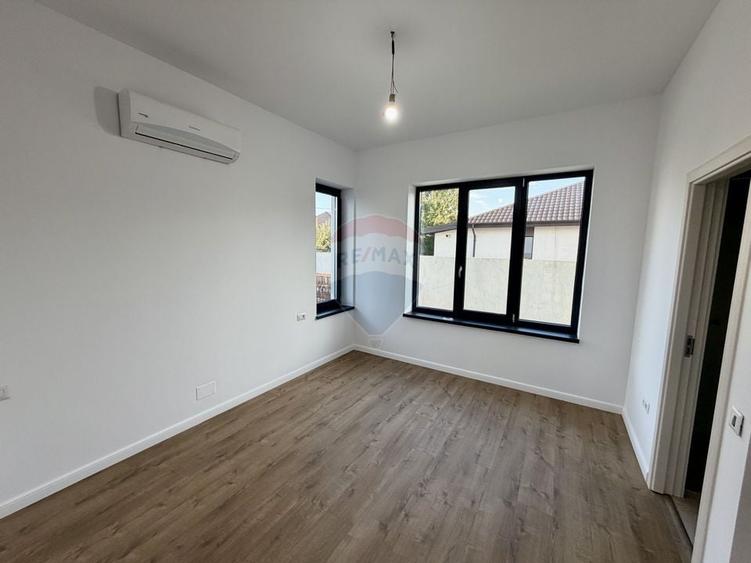 Casa / Vila cu 4 camere de vanzare in zona Nord - 10