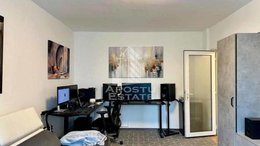 Apartament de vanzare cu 3 camere si garaj, etajul 1,  Aradului - 2