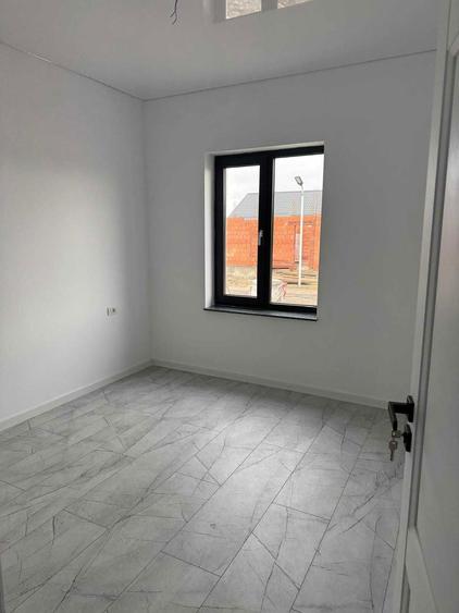 APARTAMENT IN VILA! curte si intrare privata! - 3