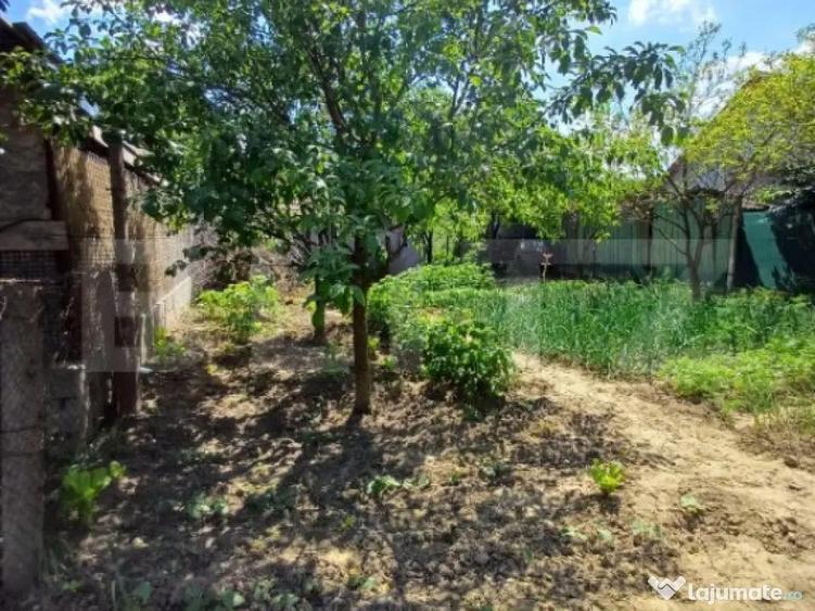 Casa renovabila de vanzare, cu 2 camere, 97 mp, zona Poiana - 9