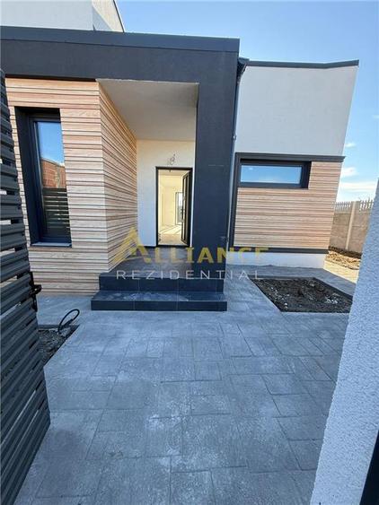 <Casa individuala parter> 4 camere 2 bai 371 mp teren - 3