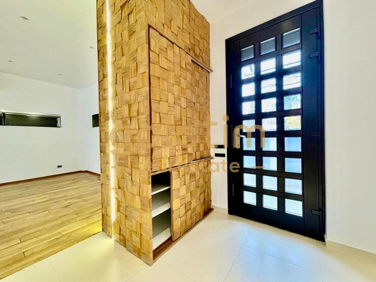 CASA INDIVIDUALA/SUPERBA/PIPERA/EROU IANCU NICOLAE/PISCINA/CURTE GENEROASA - 31