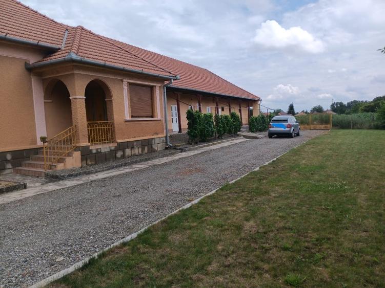 Casä de vinzare,  Str. Carei Nr.412,Petresti,jud.Satu-Mare - 4