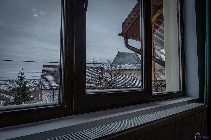 Vrei o casa mica la tara, cu tot confortul din oras? Oportunitate in Stanesti! - 8