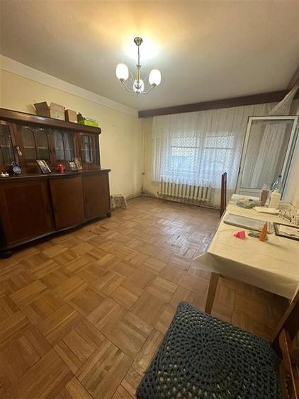 Nicolina - 4 Camere Decomandat - 2 Bai - Bloc 1986 - 1