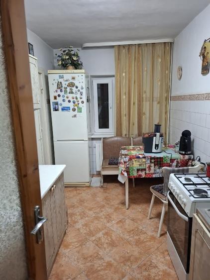 Vind apartament cu 2 camere intre  et 2/4 zona 2 stejari incalzire ENTEL 62000 E - 5