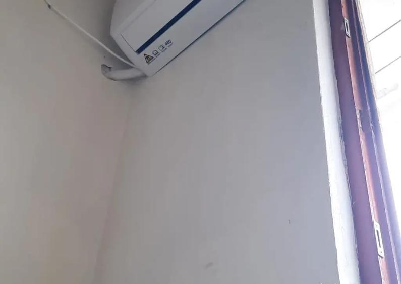 Apartament la casa 2 camere curte comuna 5min. centru - 5