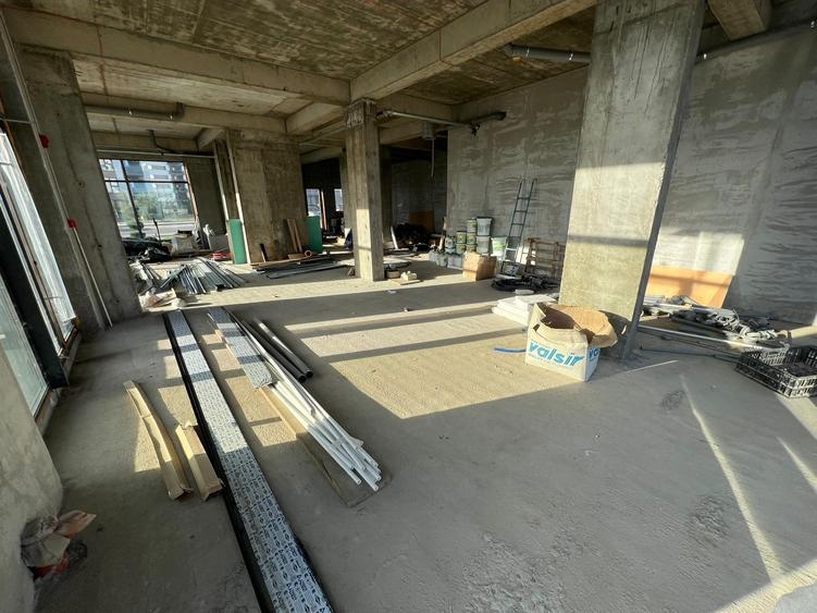Spatiu comercial de inchiriat, 195 mp - complexul rezidential Valcom - 3