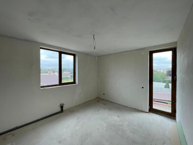 Casa semifinisata P+1 cu teren de 710mp in proximitatea centurii de Nord Craiova - 8