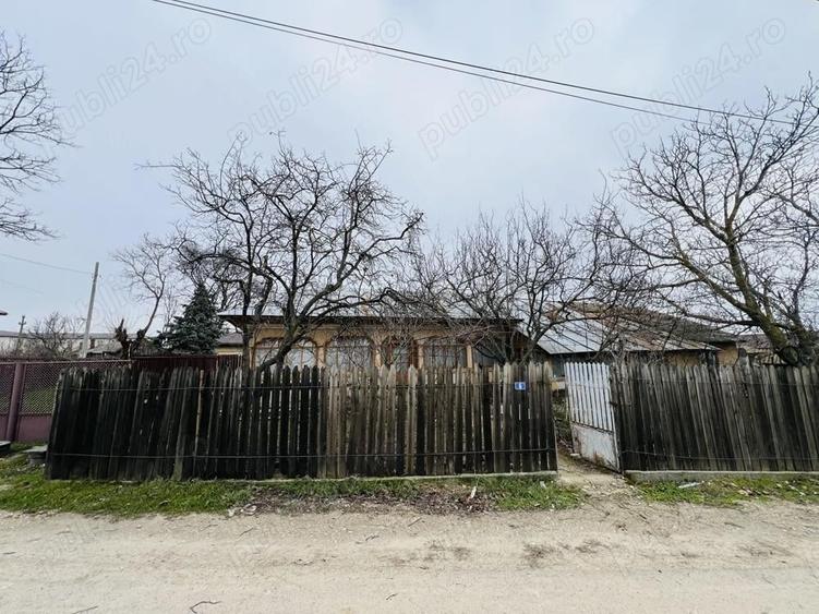 Casa Batraneasca-7 Camere+Beci-Centrul Comunei Greaca(657 Mp Teren) - 1