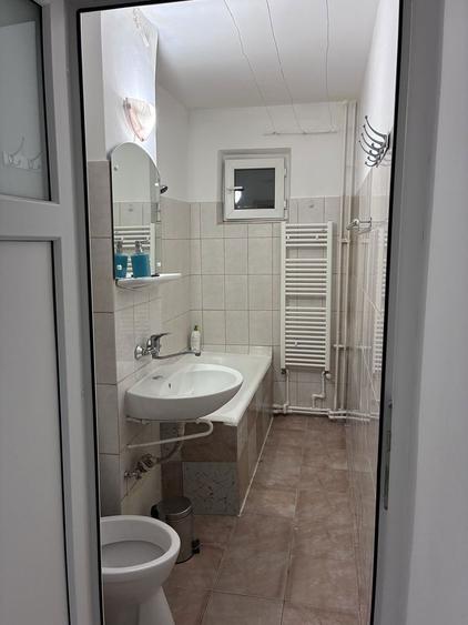 Inchiriez apartament 2 camere curat, et 3/4 zona Sirus /Marasesti , - 2