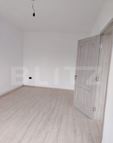 Casa de vanzare, cu 6 camere, 288 mp, zona Voinesti - 5