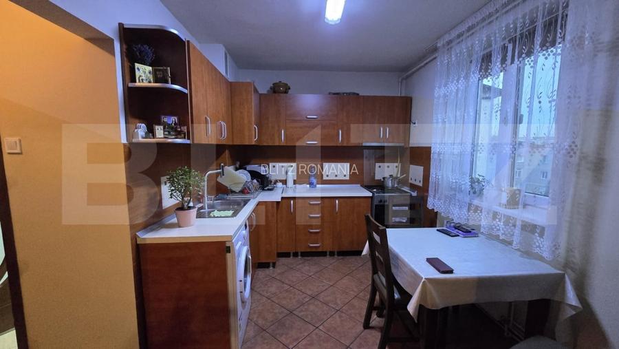 Apartament de vanzare, cu 3 camere, 66 mp, zona Burdea Apartament de vanzare, cu 3 camere, 66 mp, zona Burdea