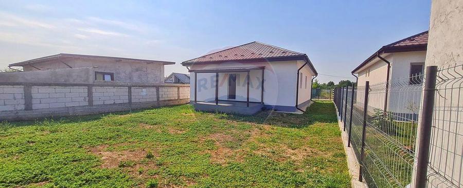 Casa noua in Ciorogarla - 3 dormitoare, living spa?ios - 4