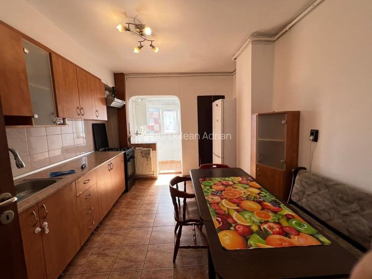 4 camere ,decomandat, 100 mp, 2 balcoane, str.Dorobantilor, Marasti
