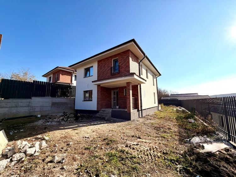 Casa individuala noua in Dezmir - semifinisata, teren 564 mp. - 12