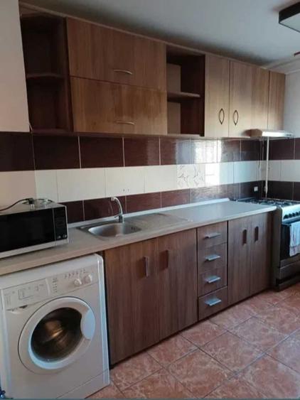Apartament cu 2 camere decomandat în Micro 16