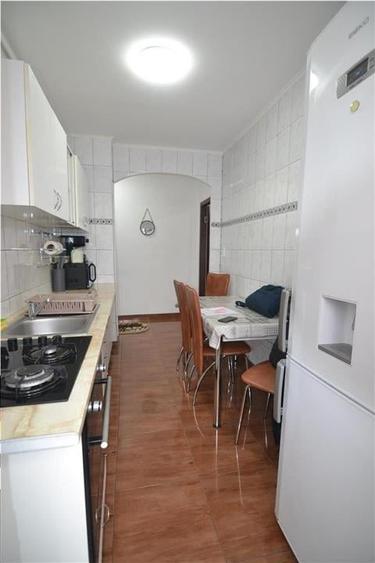 Apartament 3 camere decomandat,mobilat,utilat, etaj intermediar  Astra -Berzei - 19