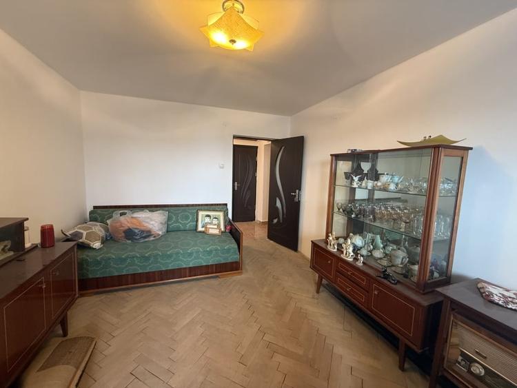 Apartament 3 camere, decomandat, 70.4 mp, Calea Bucuresti, Zona Institut - 2