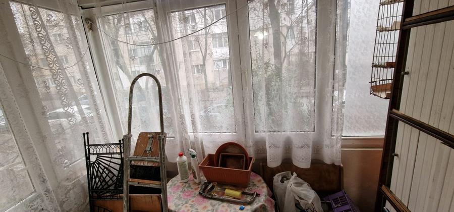 Enachita Vacarescu ,se vinde la parter apartament decomandat 2 camere pret 60000 - 7