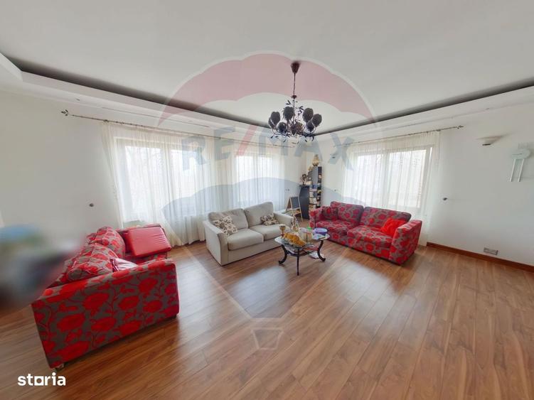 Vila cu 6 camere de vanzare, strada Faget. - 4