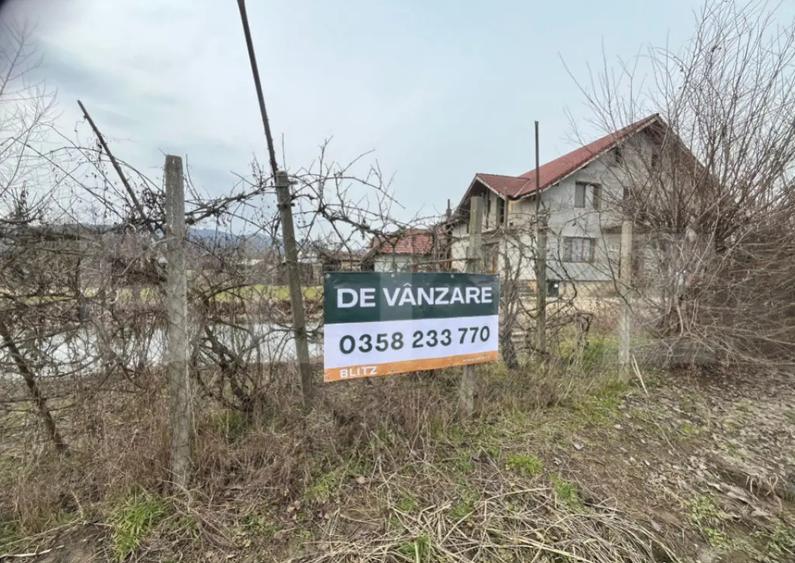 EXCLUSIVITATE , DE VANZARE 2 PARCELE de teren intravilan , - 1