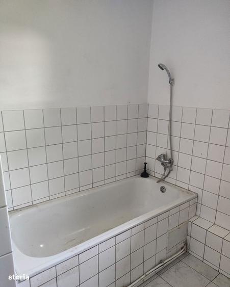 Casa de 193 mp, cu 5 camere ?i teren de 1.200 mp - 1