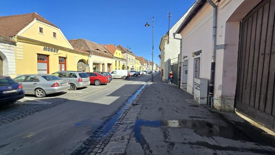 Garsoniera 52 mp si pod mansardabil de vanzare strada 9 mai - 1