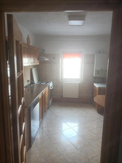 Apartament cu 3 camere decomandat în Nord