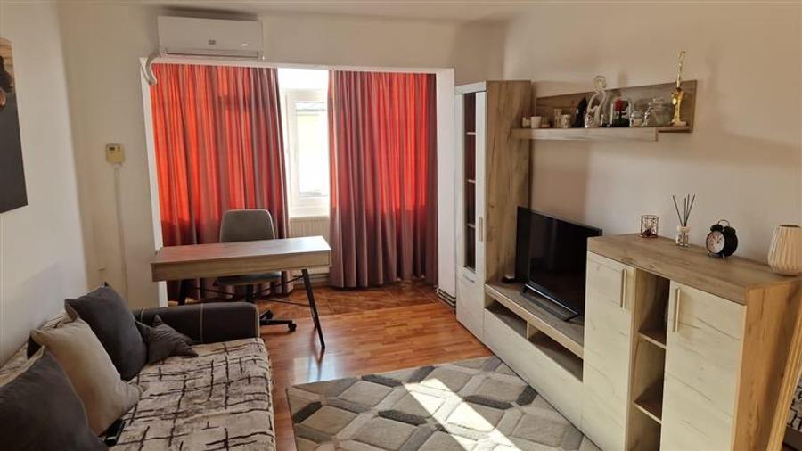 Apartament 2 camere de inchiriat piata 1 Mai - 3