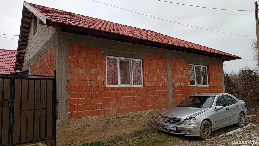 vand casa sat carnecea - 1