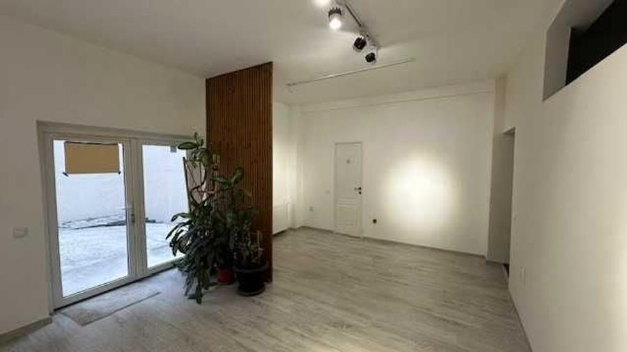 Spațiu comercial, de 61 mp, în Borhanci