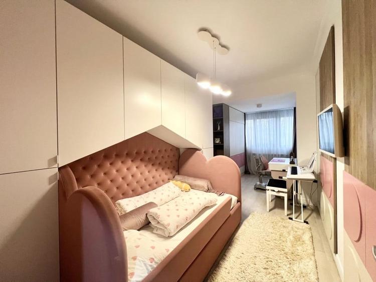 VILA DEOSEBITA / 5 CAMERE / COMPLET MOBILATA SI UTILATA - 25