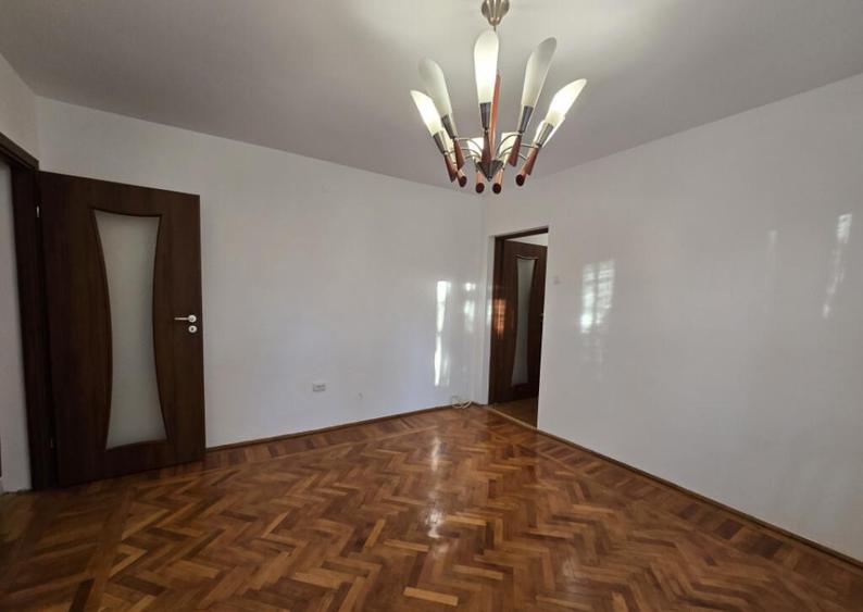 Apartament 3 camere, Nord Complexul Mare, etaj 1 - 8