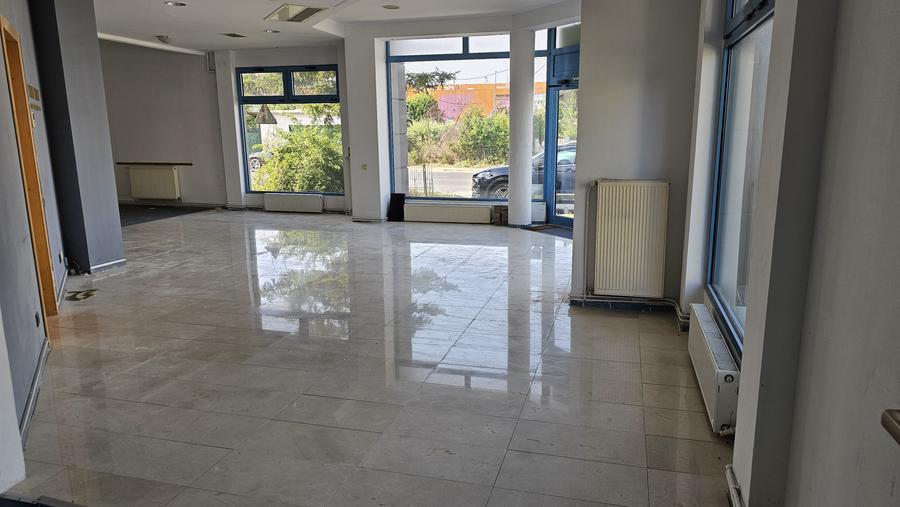 Spatiu de inchiriat, farmacie, showroom, clinica, salon, cofetarie, vad excelent - 2