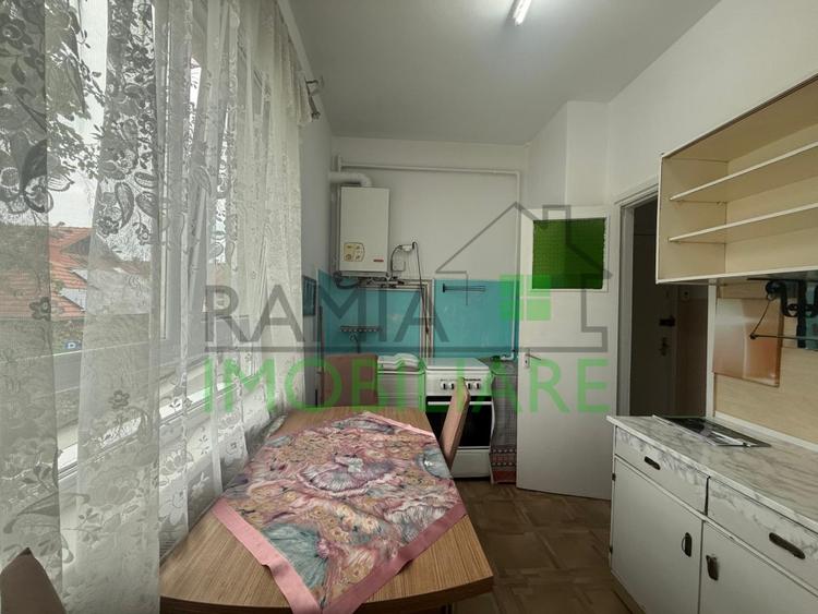 Apartament 2 camere decomandat, Etaj 1, Zona Tractorul - 6