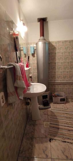 Casă de vânzare în Comuna Gura Teghii, Sat Furtunești  - 9