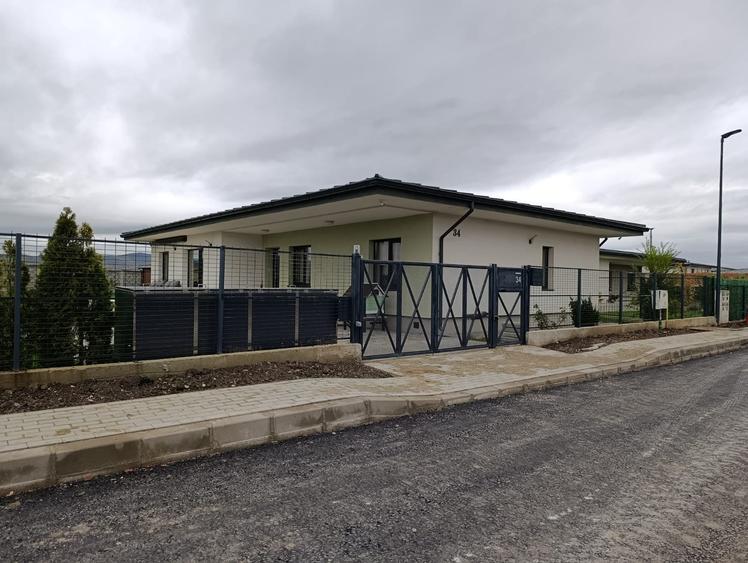 Casă individuală de vânzare în Cristian – zonă rezidențială exclusivistă - 1