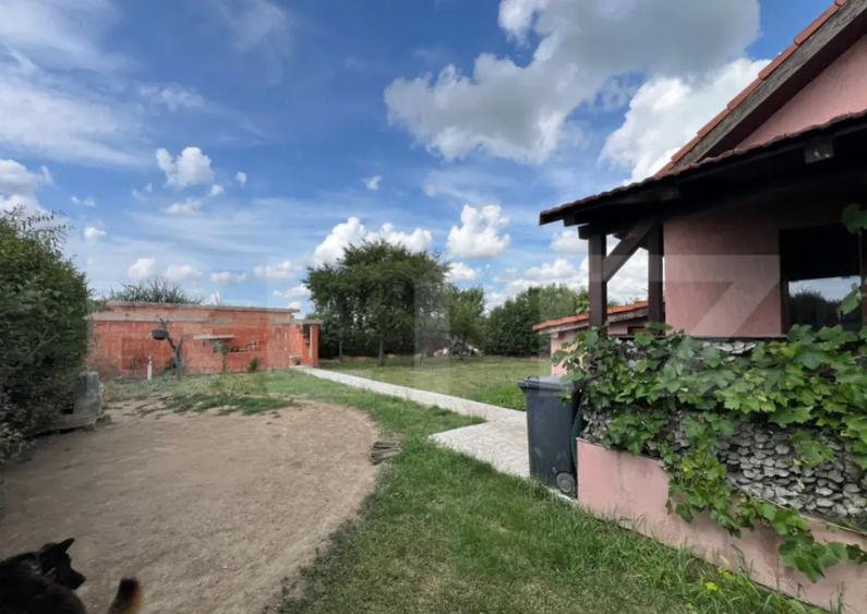 Casa de vanzare, cu 3 camere, 100 mp, zona Odoreului - 6